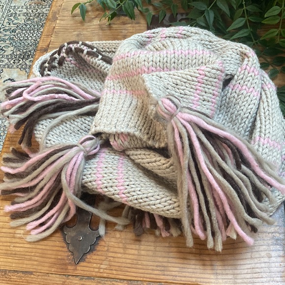 ETĒREO beautiful soft scarf NWT - Picture 3 of 9